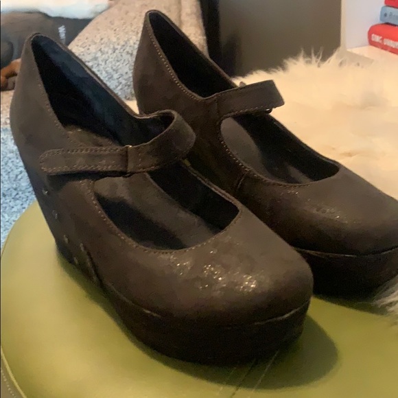 Antelope Collection Mary Jane Platforms Size 38 - Picture 2 of 6